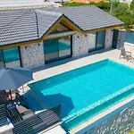 Saribelen 2 Bedroom With Private Pool Hot Tub