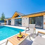 빌라 Saribelen 2 Bedroom With Private Pool Hot Tub *