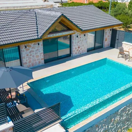 Saribelen 2 Bedroom With Private Pool Hot Tub