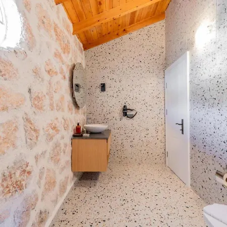 Villa Saribelen 2 Bedroom With Private Pool Hot Tub *