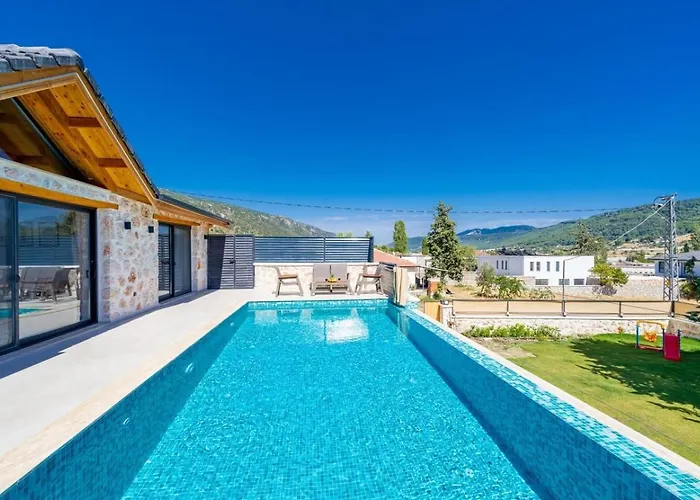 Вилла Saribelen 2 Bedroom With Private Pool Hot Tub Калкан