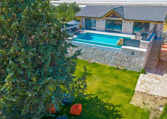 Вилла Saribelen 2 Bedroom With Private Pool Hot Tub Калкан