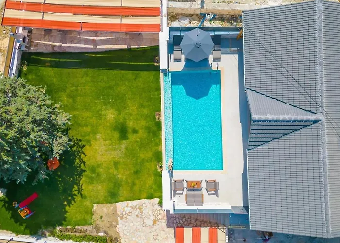 Saribelen 2 Bedroom With Private Pool Hot Tub Вилла Калкан