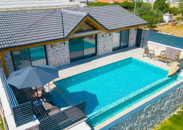 Saribelen 2 Bedroom With Private Pool Hot Tub