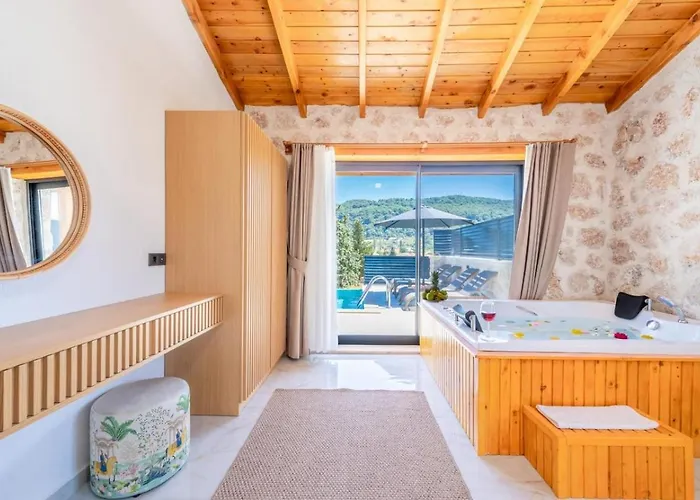 Saribelen 2 Bedroom With Private Pool Hot Tub *