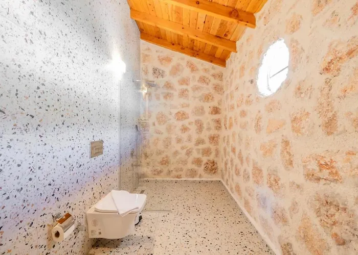 Saribelen 2 Bedroom With Private Pool Hot Tub Вилла