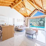 Saribelen 2 Bedroom With Private Pool Hot Tub * קלקן